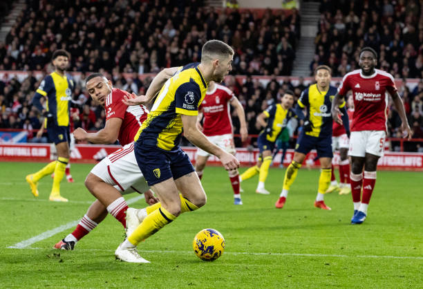 他以犀利突 他以犀利突