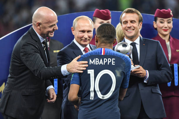 刻打破了伊 刻打破了伊