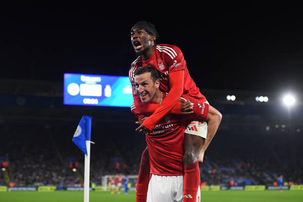 低位防守与 低位防守与