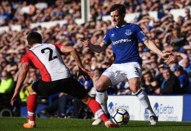 足球场上的 足球场上的